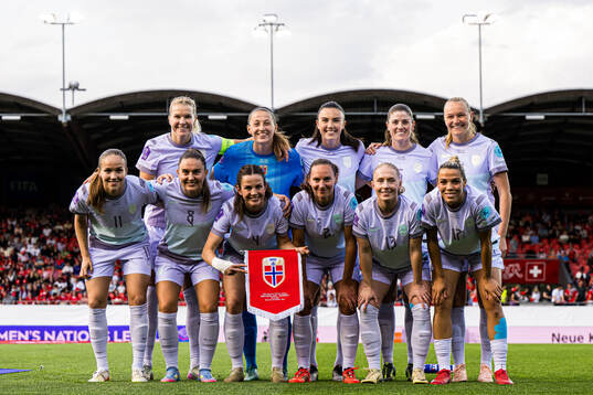 The starting eleven of Norway, from the top left; Ada