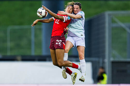 Sydney Schertenleib of Switzerland and Tuva Hansen of Norway