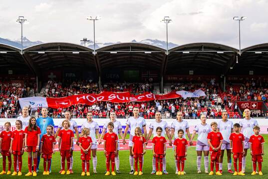 Ada Hegerberg, goalkeeper Cecilie Fiskerstrand, Marit