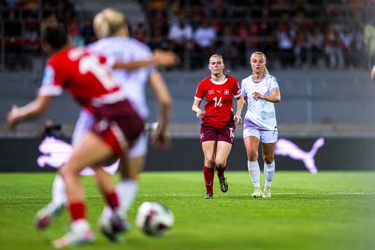 Smilla Vallotto of Switzerland and Emilie Woldvik of Norway