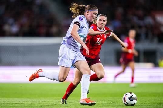 Signe Gaupset of Norway and Smilla Vallotto of Switzerland