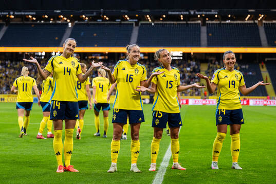 Nathalie Björn, Filippa Angeldahl, Julia Zigiotti Olme and