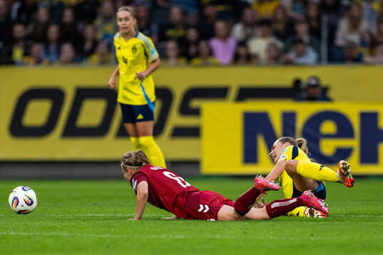 Josefine Hasbo of Denmark and Fridolina Rolfö of Sweden
