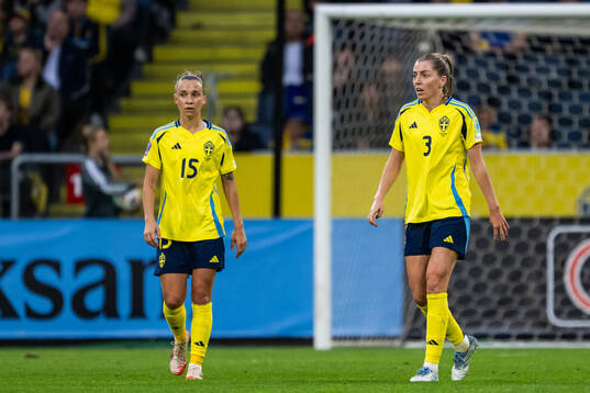Julia Zigiotti Olme and Linda Sembrant of Sweden look