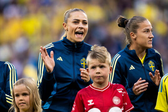 Fridolina Rolfö and Filippa Angeldahl of Sweden