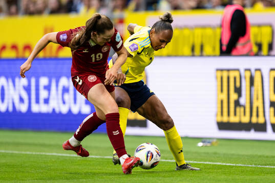 Janni Thomsen of Denmark and Madelen Janogy of Sweden