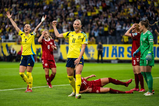 Stina Blackstenius of Sweden celebrates