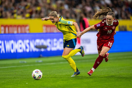 Hanna Lundkvist of Sweden and Janni Thomsen of Denmark