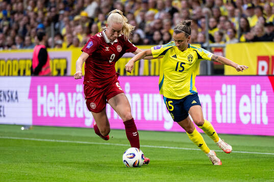 Amalie Vangsgaard of Denmark and Julia Zigiotti Olme of