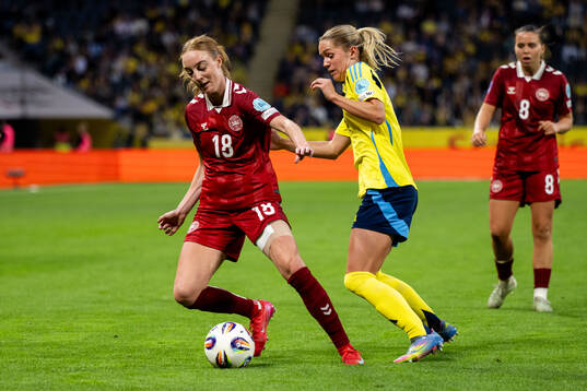 Sara Holmgaard of Denmark and Hanna Lundkvist of Sweden