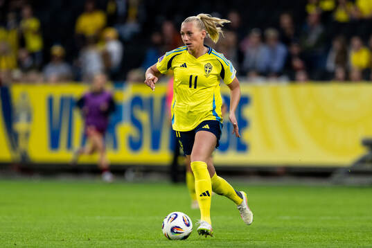 Stina Blackstenius of Sweden