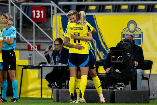 Lina Hurtig and Stina Blackstenius of Sweden