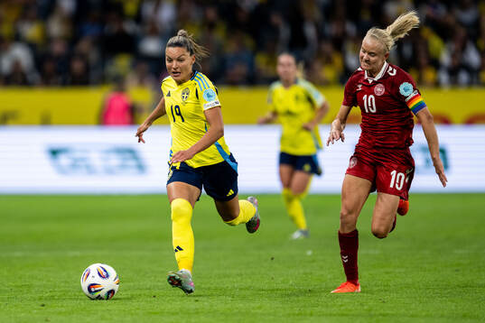 Johanna Rytting Kaneryd of Sweden and Pernille Harder of