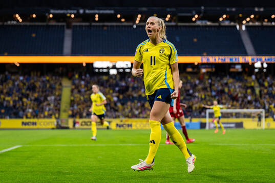 Stina Blackstenius of Sweden celebrates