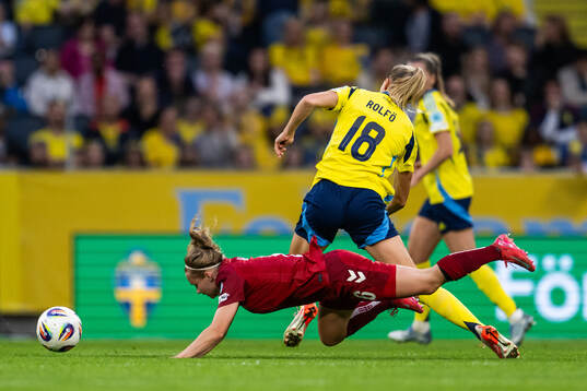 Josefine Hasbo of Denmark and Fridolina Rolfö of Sweden