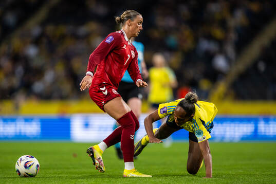 Sanne Troelsgaard of Denmark and Madelen Janogy of Sweden