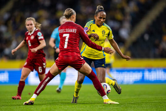 Sanne Troelsgaard of Denmark and Madelen Janogy of Sweden