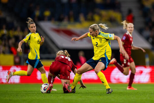 Sofie Bredgaard of Denmark and Jonna Andersson of Sweden