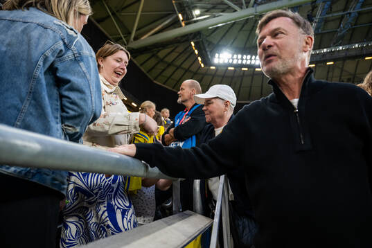 Team manager Marika Domanski Lyfors and head coach Peter