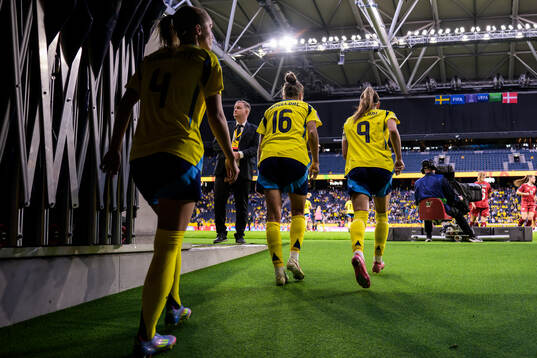 Hanna Lundkvist, Filippa Angeldahl and Kosovare Asllani of