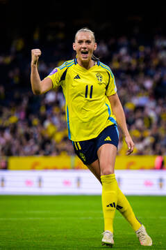 Stina Blackstenius of Sweden celebrates