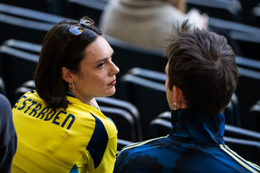 The artist Estraden in the stands