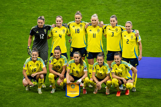 The starting eleven of Sweden pose for a photo