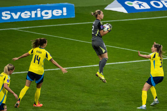 Nathalie Björn, goalkeeper Jennifer Falk and Linda