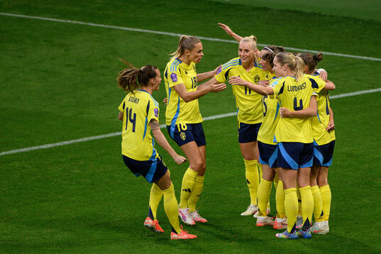 Nathalie Björn , Fridolina Rolfö and Stina Blackstenius
