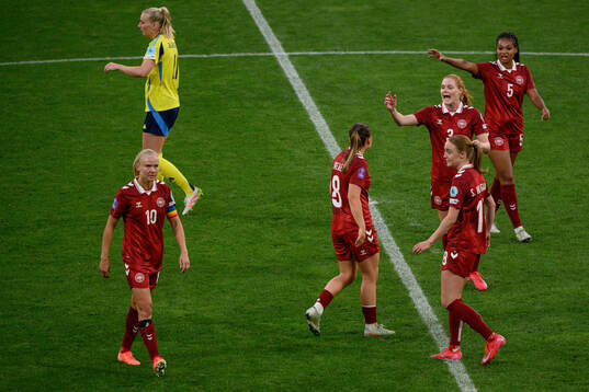 Pernille Harder, Emma Snerle , Stine Ballisager , Isabella