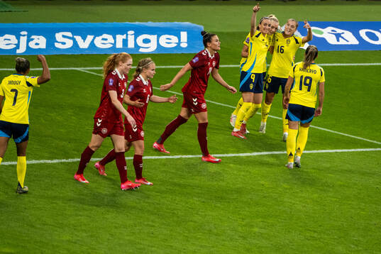 Kosovare Asllani, Stina Blackstenius, Filippa Angeldahl and