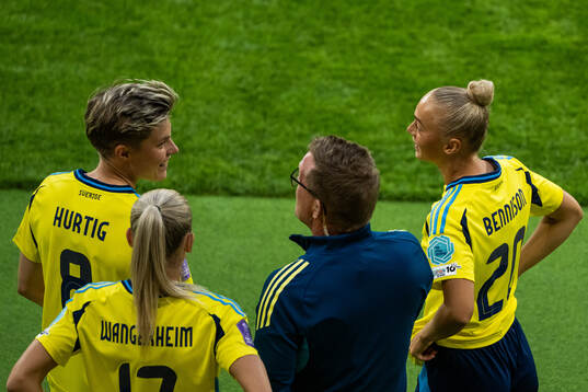 Lina Hurtig, Ellen Wangerheim and Hanna Bennison talk to
