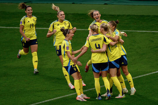 Stina Blackstenius of Sweden celebrates the 1-0 goal with