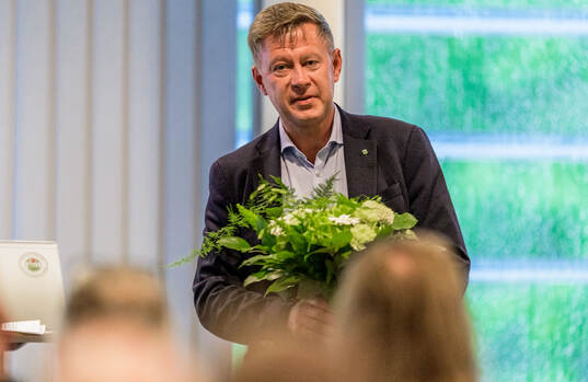 Styrelseledamot Stefan Andersson tackas av