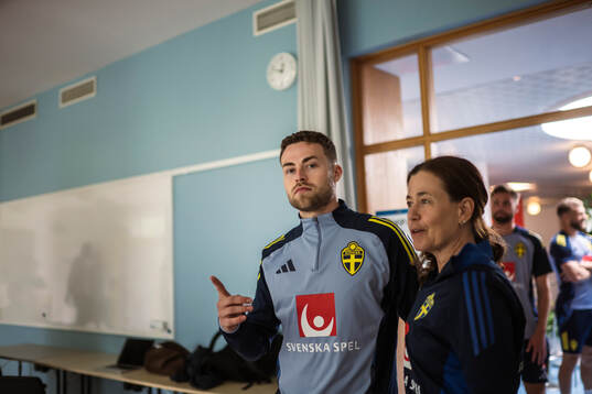 Gabriel Gudmundsson and media officer Petra Thorén of the