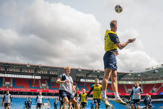 Morten Thorsby and Kristoffer Ajer of the Norwegian