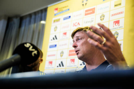 Head coach Jon Dahl Tomasson of the Swedish national