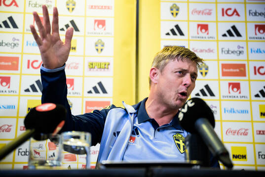 Head coach Jon Dahl Tomasson of the Swedish national