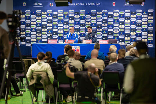 Head coach Ståle Solbakken and press officer Morten