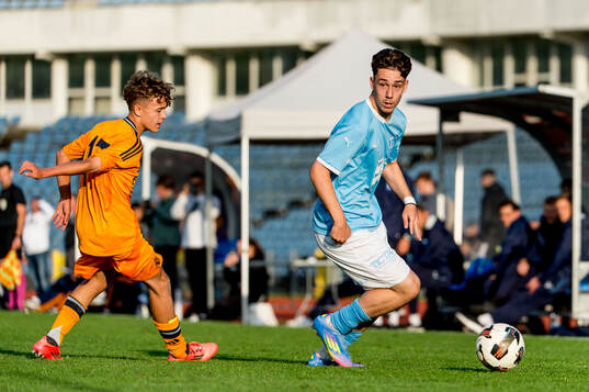 Real Madrids Gonzalo Reina Bastida och Malmö FFs Daniel