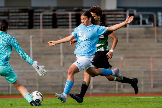 Sporting CPs Sofia Fernandes och Malmö FFs spelare