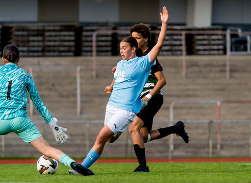 Sporting CPs Sofia Fernandes och Malmö FFs spelare