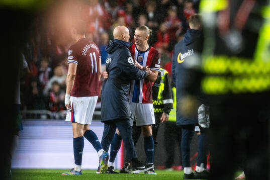 Head coach Ståle Solbakken and Erling Braut Haaland of