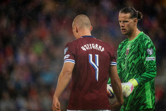 Leo Østigård and goalkeeper Ørjan Håskjold Nyland