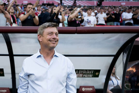 Head coach Jon Dahl Tomasson of Sweden