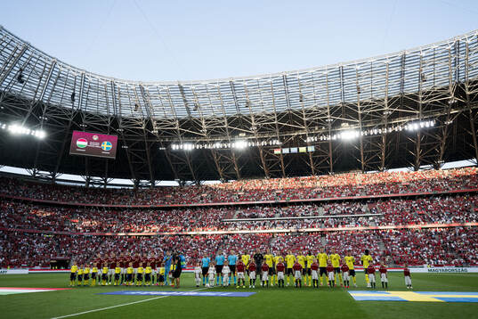 Players of Hungary and of Sweden
