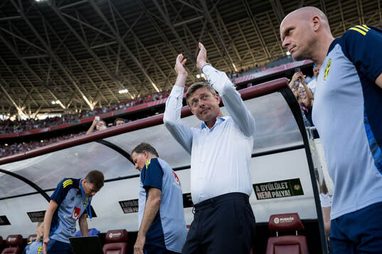 Head coach Jon Dahl Tomasson of Sweden