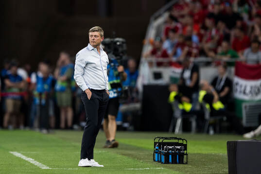 Head coach Jon Dahl Tomasson of Sweden