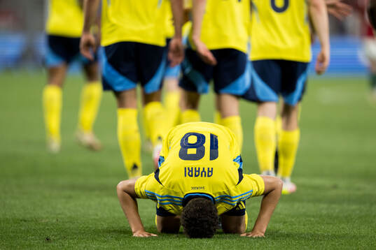 Yasin Ayari of Sweden celebrates