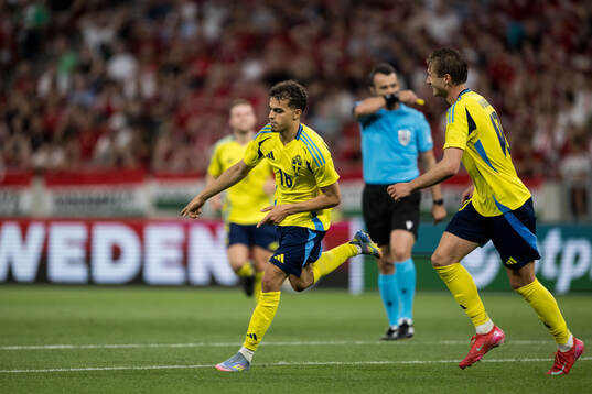 Yasin Ayari of Sweden celebrates